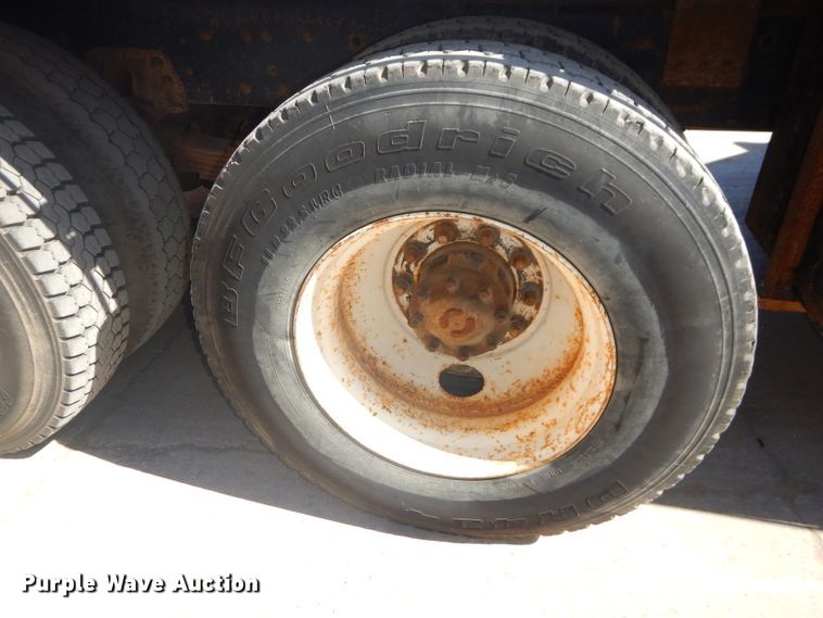 image for item DH4434 1994 Ford L8000 crane truck