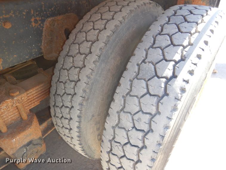 image for item DH4434 1994 Ford L8000 crane truck