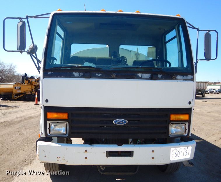 image for item DH4438 1995 Ford CF700 oil distribution truck