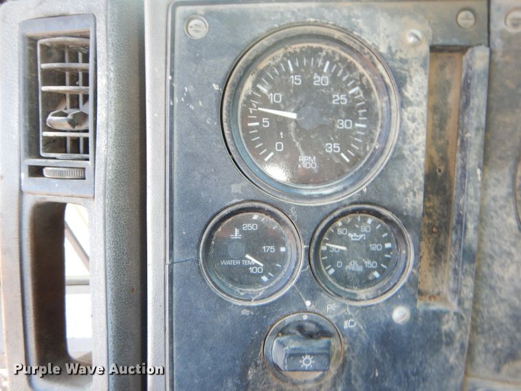 image for item DH4438 1995 Ford CF700 oil distribution truck