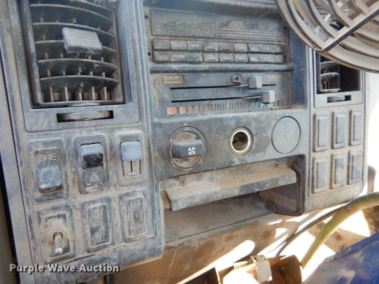 image for item DH4438 1995 Ford CF700 oil distribution truck