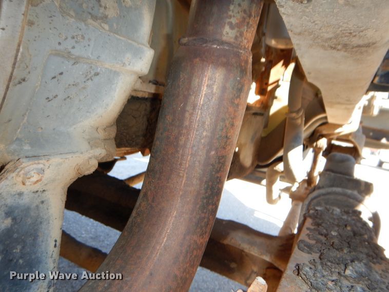 image for item DH4438 1995 Ford CF700 oil distribution truck