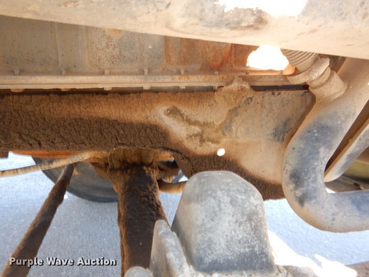 image for item DH4438 1995 Ford CF700 oil distribution truck