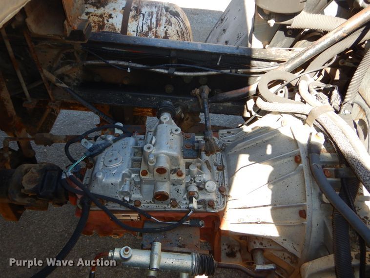 image for item DH4438 1995 Ford CF700 oil distribution truck