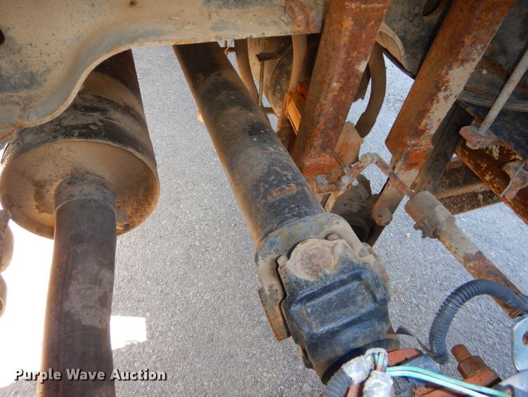 image for item DH4438 1995 Ford CF700 oil distribution truck