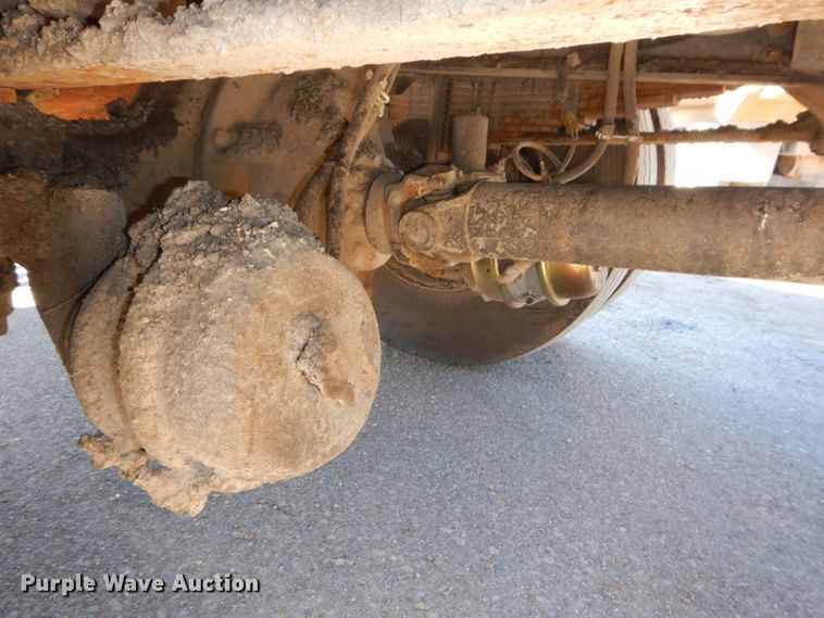 image for item DH4438 1995 Ford CF700 oil distribution truck