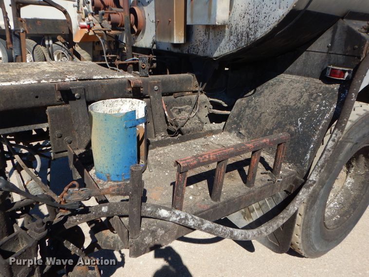 image for item DH4438 1995 Ford CF700 oil distribution truck