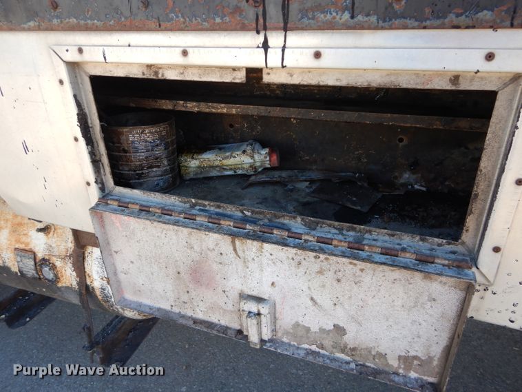 image for item DH4438 1995 Ford CF700 oil distribution truck