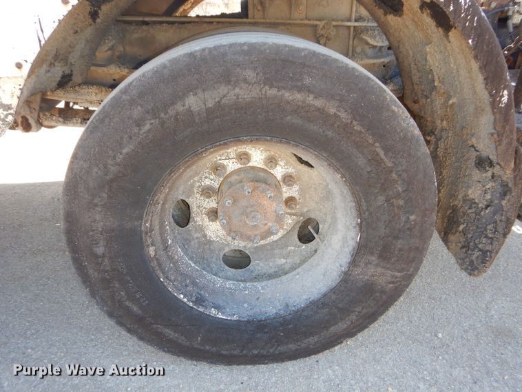 image for item DH4438 1995 Ford CF700 oil distribution truck