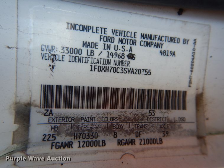 image for item DH4438 1995 Ford CF700 oil distribution truck