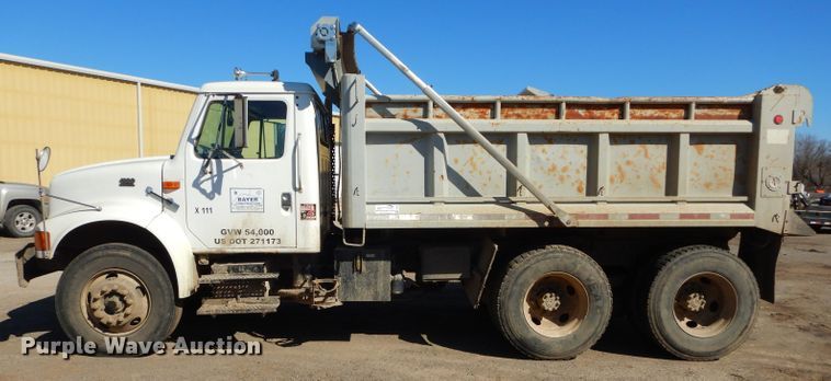 image for item DH4439 1999 International 4900 dump truck