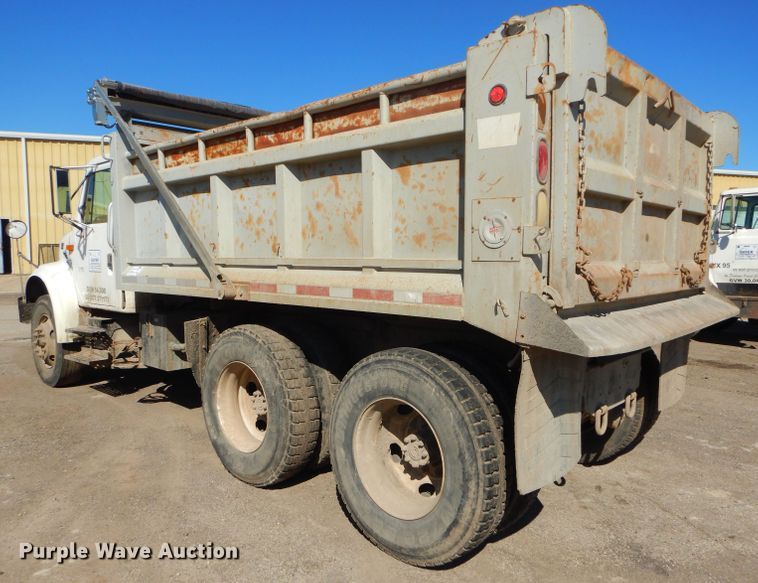 image for item DH4439 1999 International 4900 dump truck