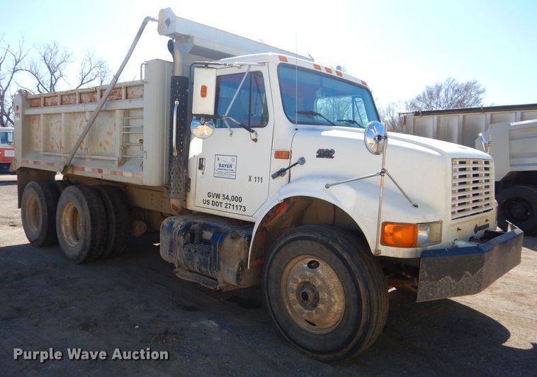image for item DH4439 1999 International 4900 dump truck