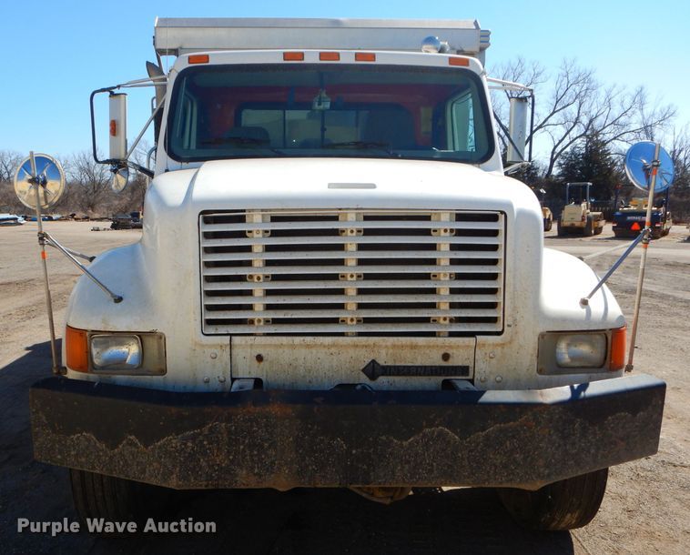 image for item DH4439 1999 International 4900 dump truck
