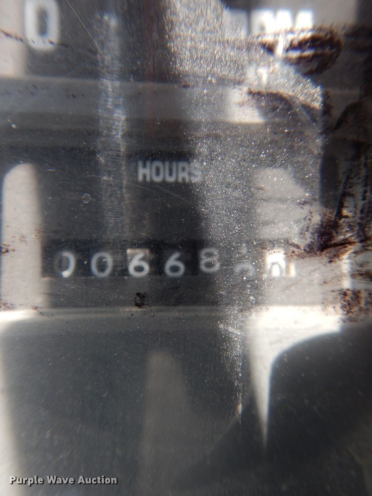 image for item DH4439 1999 International 4900 dump truck