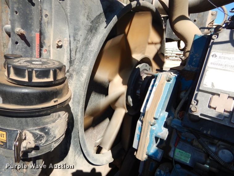 image for item DH4439 1999 International 4900 dump truck