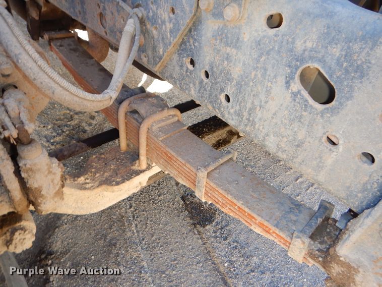 image for item DH4439 1999 International 4900 dump truck