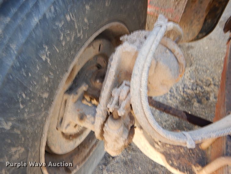 image for item DH4439 1999 International 4900 dump truck