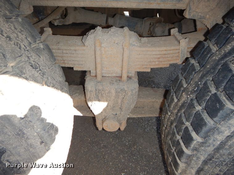 image for item DH4439 1999 International 4900 dump truck