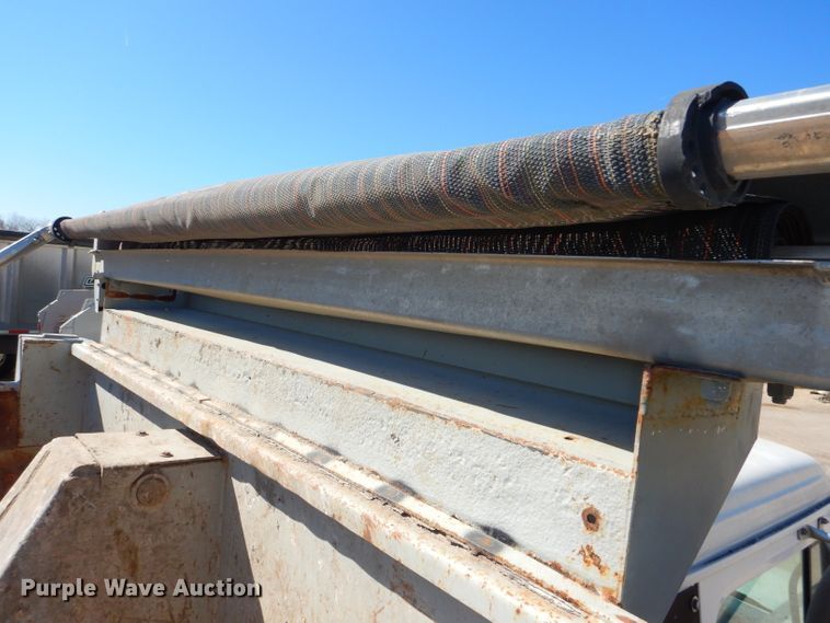 image for item DH4439 1999 International 4900 dump truck