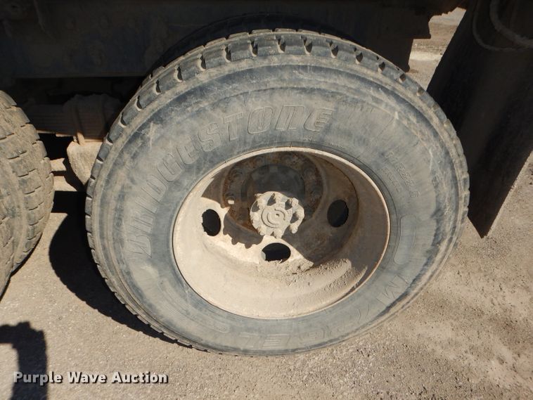 image for item DH4439 1999 International 4900 dump truck