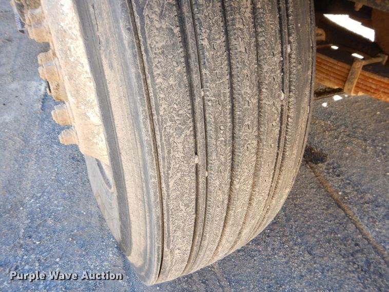 image for item DH4439 1999 International 4900 dump truck