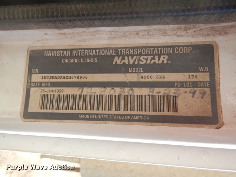 image for item DH4439 1999 International 4900 dump truck