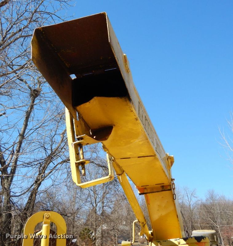 image for item DH5082 2007 Bandit 200 wood chipper