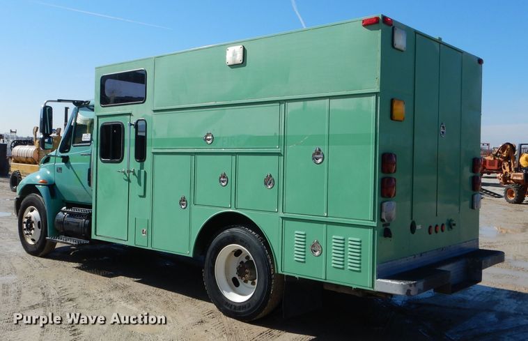image for item DH6428 2002 International 4300 service truck