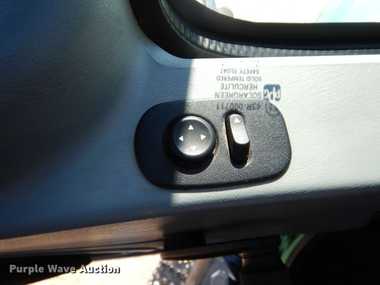 image for item DH6428 2002 International 4300 service truck