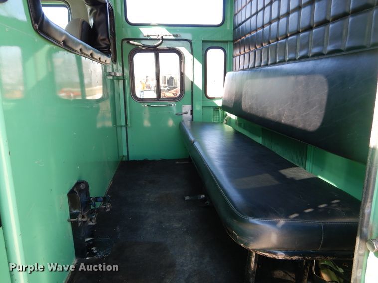 image for item DH6428 2002 International 4300 service truck