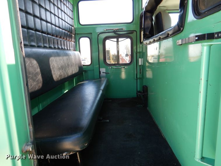 image for item DH6428 2002 International 4300 service truck