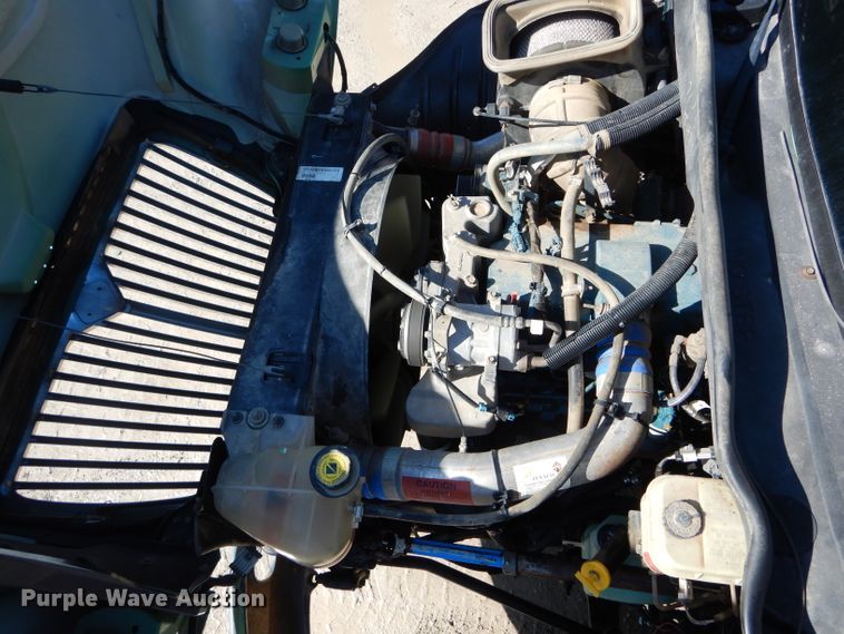 image for item DH6428 2002 International 4300 service truck