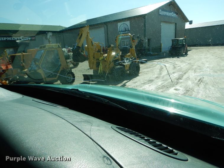 image for item DH6428 2002 International 4300 service truck