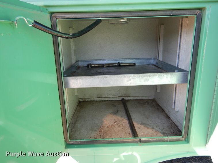 image for item DH6428 2002 International 4300 service truck