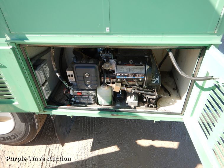 image for item DH6428 2002 International 4300 service truck