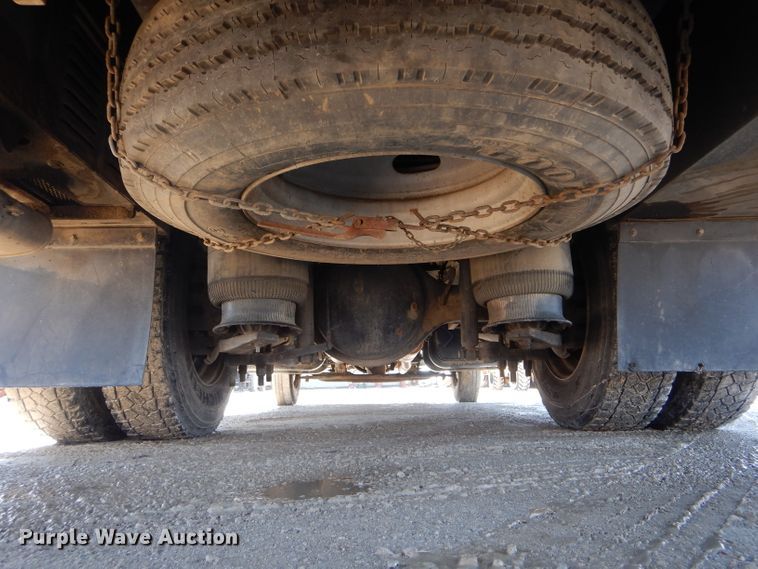 image for item DH6428 2002 International 4300 service truck