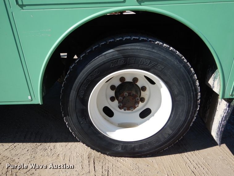 image for item DH6428 2002 International 4300 service truck