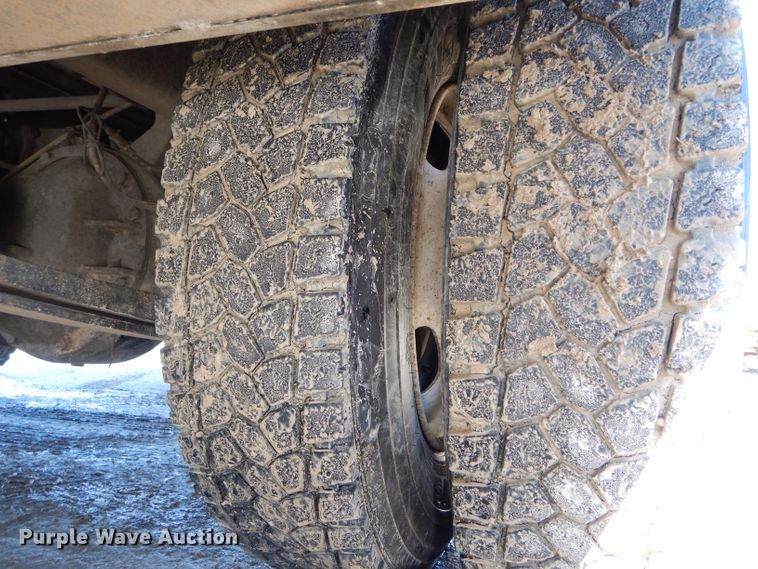 image for item DH6428 2002 International 4300 service truck