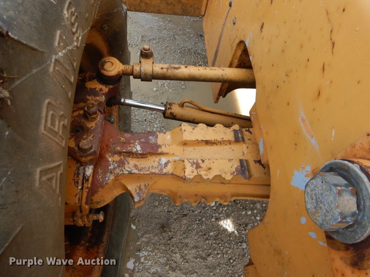 image for item DH6429 Case 760 rock saw