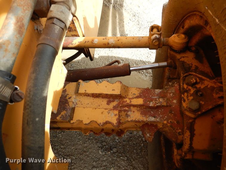 image for item DH6429 Case 760 rock saw