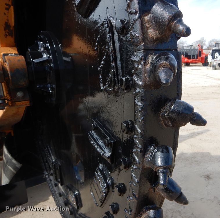 image for item DH6429 Case 760 rock saw