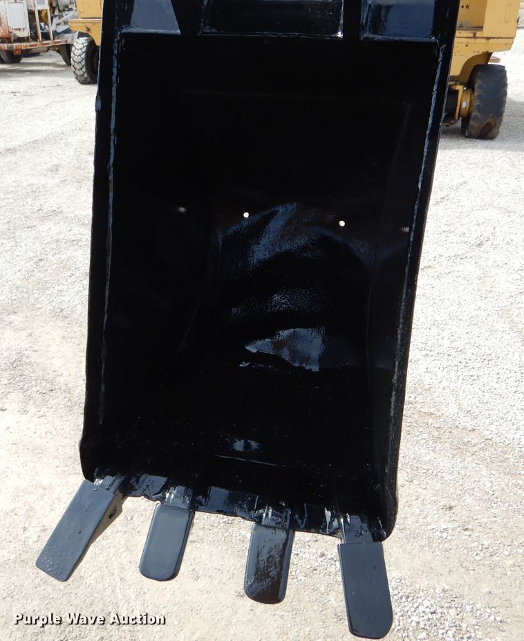 image for item DH6429 Case 760 rock saw