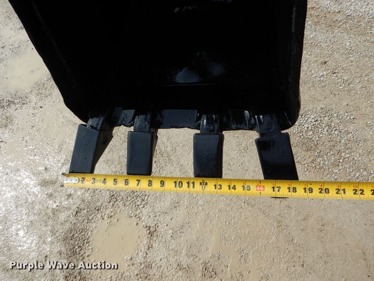 image for item DH6429 Case 760 rock saw