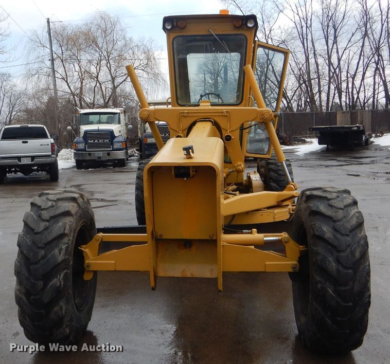 image for item DH6436 John Deere 570 motor grader