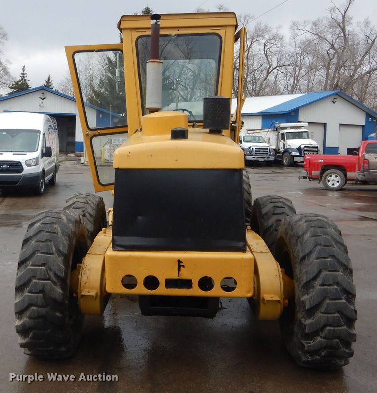 image for item DH6436 John Deere 570 motor grader