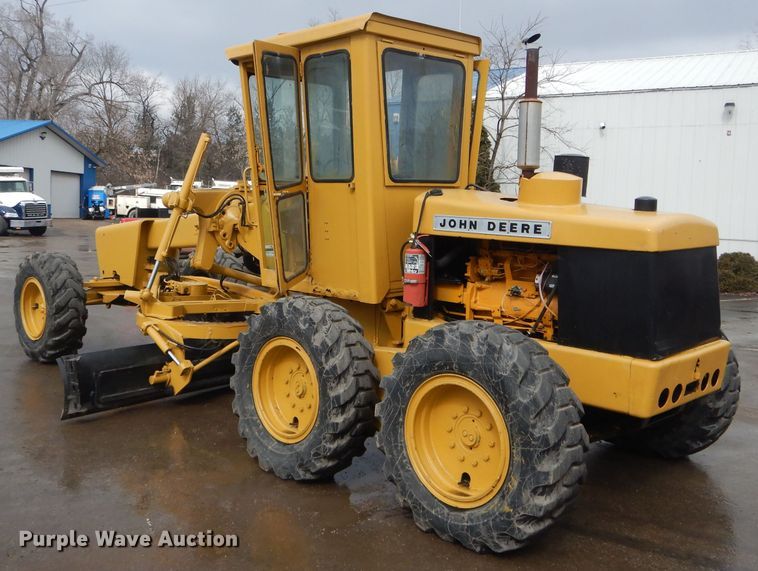 image for item DH6436 John Deere 570 motor grader