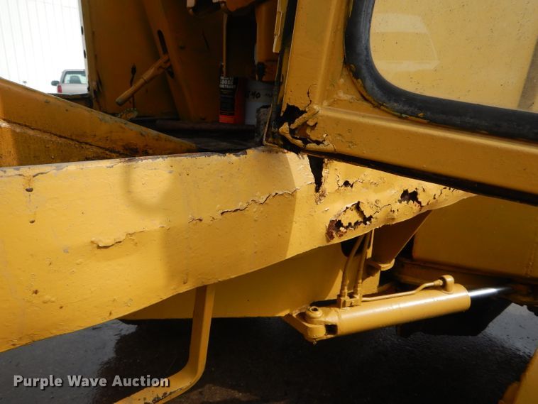 image for item DH6436 John Deere 570 motor grader