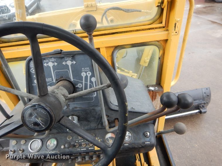 image for item DH6436 John Deere 570 motor grader