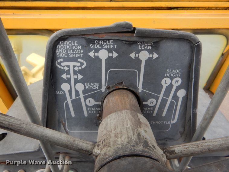 image for item DH6436 John Deere 570 motor grader